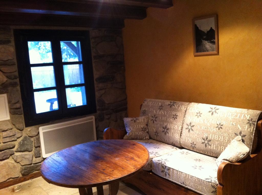Gites Au Chant Des Marmites Saint-Lary-Soulan Zimmer foto
