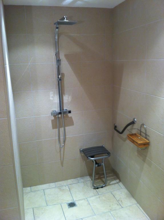 Gites Au Chant Des Marmites Saint-Lary-Soulan Zimmer foto