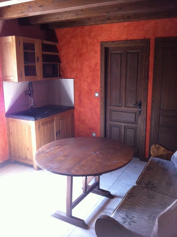 Gites Au Chant Des Marmites Saint-Lary-Soulan Zimmer foto